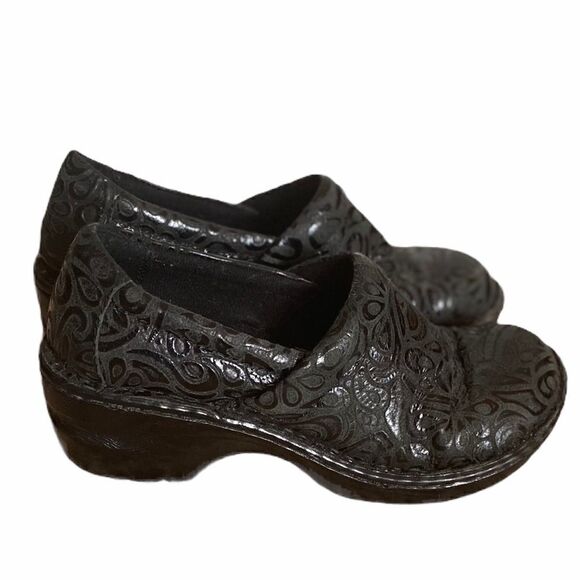 BOC Embossed Peggy Black Comfort Clogs 6 - Picture 3 of 5